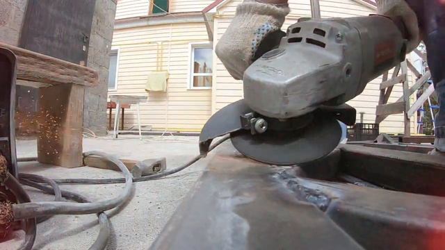 Навес во дворе из металла смотреть онлайн