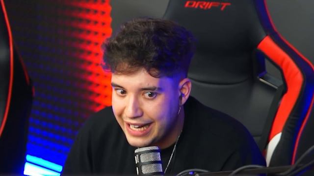 LA BATALLA MÁS LOCA DEL AÑO - MARITHEA VS LOKILLO - UN CÓMICO ROMPE LA RED BULL BATALLA 21COLOMBIA смотреть онлайн