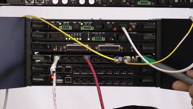 Оптический мультиплексор передает по кольцу с резервированием 24 потока Е1 и поток Ethernet 1 Гбит/ смотреть онлайн