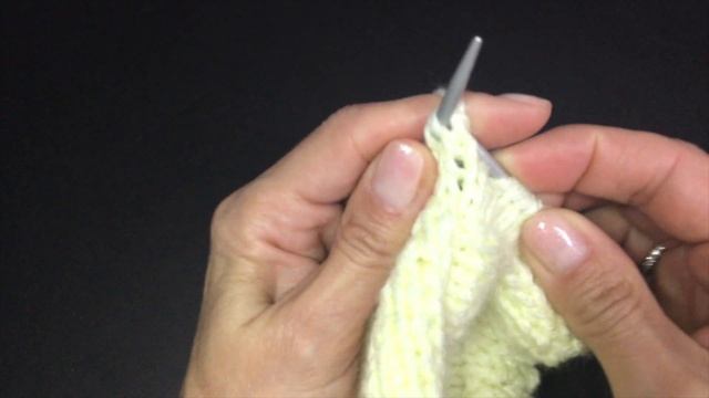 Чудесные вязаные тапочки спицами /Knitting slippers with needles.