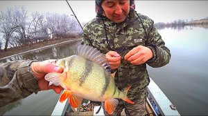 НА РЫБАЛКУ С ДРУГОМ. ЗИМНЯЯ РЫБАЛКА 2020. ОПЯТЬ ЖДЁМ ЛЁД