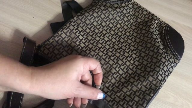 Секонд хенд:вторая жизнь старых вещей, переделка сумки Tommi Hilfiger смотреть онлайн