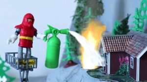 Пожар в лесу. Пожарные машины на вызове. Тушим пожар