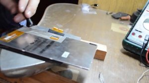 Отделение битого тачскрина на самодельном сепараторе