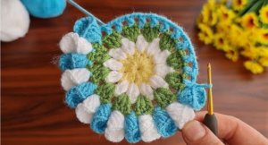 Очень красивый круглый мотив крючком?