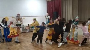 Перетягивание каната на масленицу