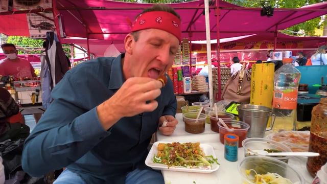 Daytime Market Tour in Mexico City! Cheapest Street Food in North America! смотреть онлайн