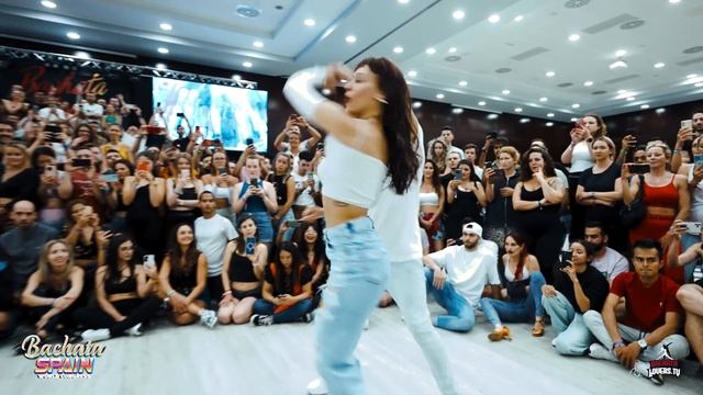 QUE HARIAS POR AMOR - MAYKEL / GRUPO ESENCIA BACHATA WORKSHOP BAILANDO BachataSpain 2023 смотреть онлайн