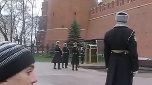 Смена караула у Мавзолея на Красной площади Кремля
