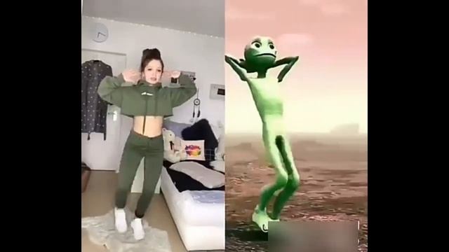 Танцующий зеленый человечек (Dame tu cosita)