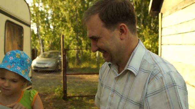 Распаковка и обзор солнечных панелей, контроллера и инвертора в караван. смотреть онлайн