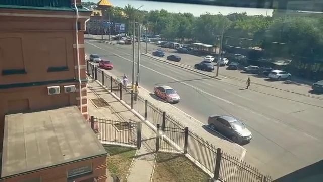 Оренбуржец ярко встретил жену с сыном из роддома смотреть онлайн