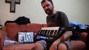 Does the Alesis Vortex Wireless 2 work with iPad?! Unboxing and keytar history / comparison
