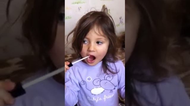 Как правильно наносить блеск, помаду смотреть онлайн