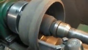 Проточка тормозного барабана на Mercedes Benz 814 ч. 1