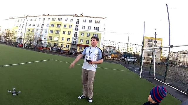 VLOG| Пробуем летать на квадрокоптере SYMA X5SW