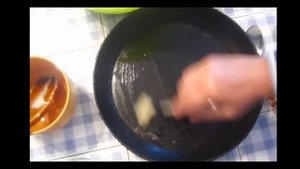 Пирог с ревенем и жимолостью