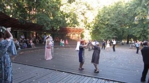 Танец "Страуса". Бал "Кураж" в Перовском парке 29.08.2022