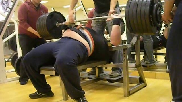 332,5 kg benchpress in training at Viking gym for the wpf worlds in Vegas. смотреть онлайн