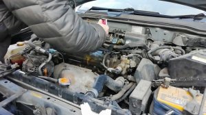 NISSAN BLUEBIRD SYLPHY Лечим сальники свечных колодцев