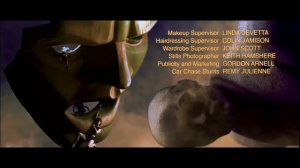 Вступительные титры фильма Голден Ай с музыкой из Голдфингер