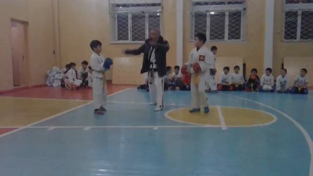 Спаринг молодых таэквондистов смотреть онлайн