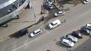 Тойота сбила ребенка, перебегающего дорогу в неположенном месте в Красноярске