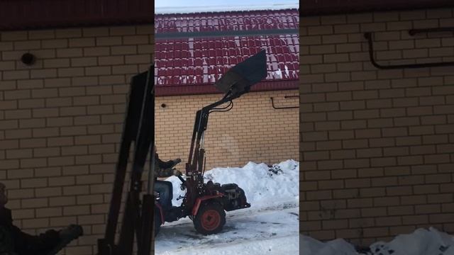 погрузчик мтз 132 своими руками. Первый выезд. смотреть онлайн
