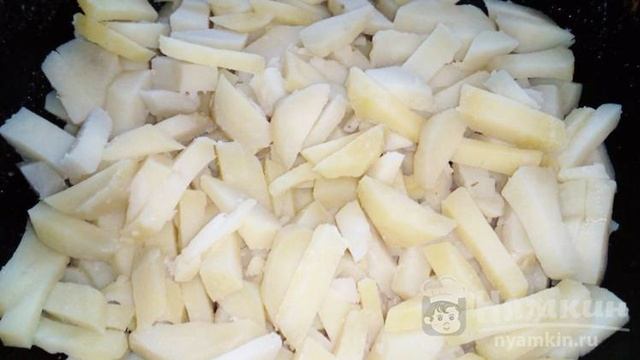 Картофель с шампиньонами, помидором и сыром в духовке