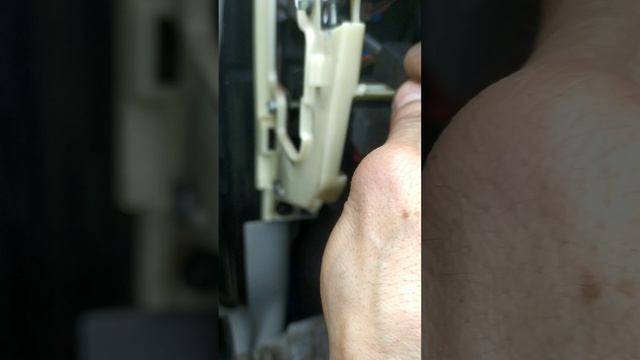 причина не работала магнитола kia cerato