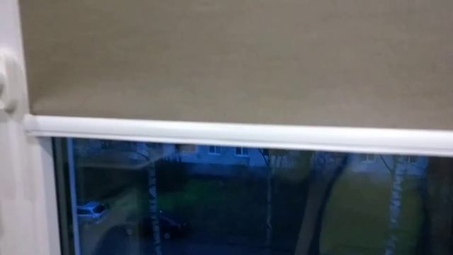 Рулонные шторы на кухне в стиле Лофт от КУТЕРЬЕРЪ смотреть онлайн