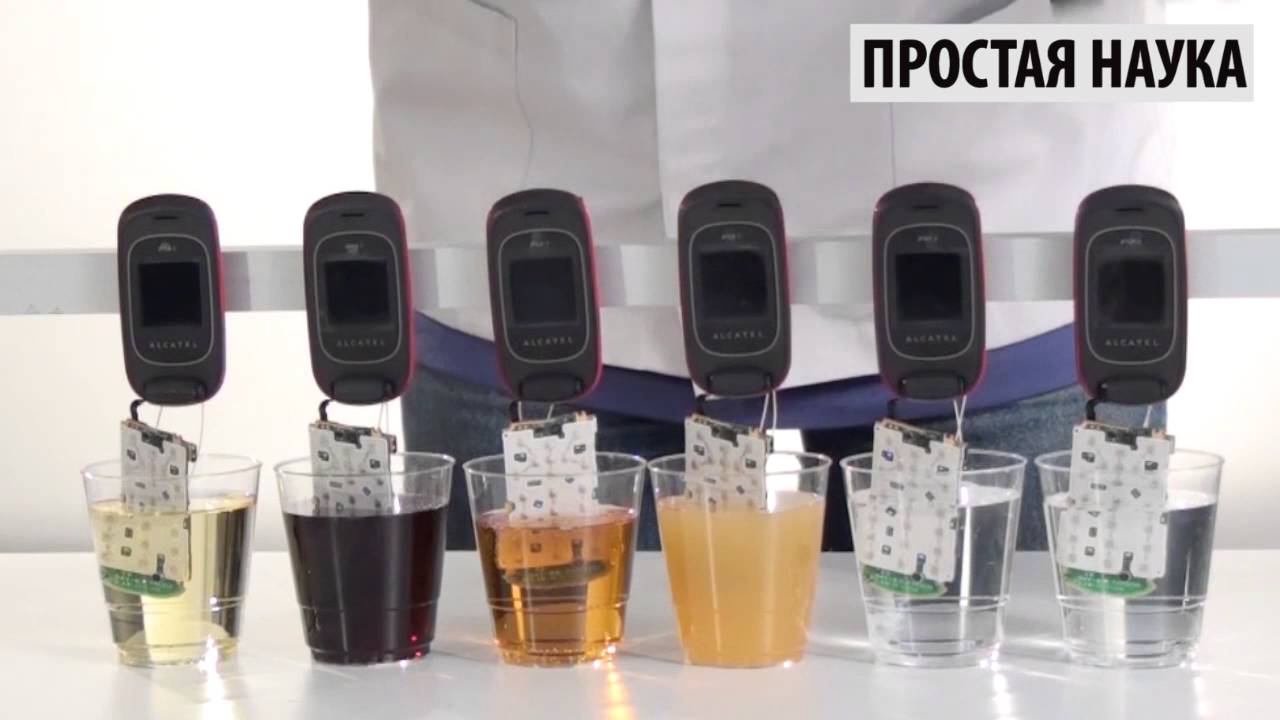 КРАШ-ТЕСТ, куда макать и куда не макать свой телефон: в пиво, сок, кока-колу или масло смотреть онлайн