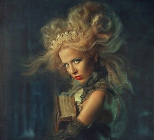 КАК РАЗБИВАЮТ СЕМЬЮ. ВЕДЬМИНА ИЗБА. ИНГА ХОСРОЕВА.mp4