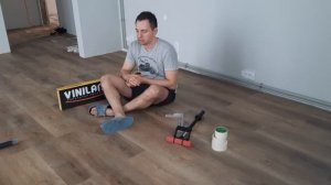 Клеевой кварц-винил Vinilam на полусухую стяжку с водяным тёплым полом.