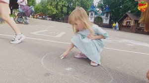 Рисуем мелом на асфальте