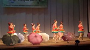 ТАНЕЦ С ЗОНТИКАМИ