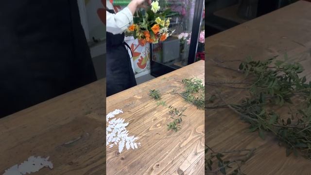 Как собрать букет? @chamsoccaycanhcungnguyetvu #цветыспб #флористика #букетназаказ