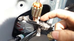 Как поменять щетки стеклоподъемника на 7-м Аккорде!