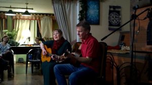 Над небом голубым есть город золотой