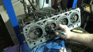 Двигатель 421, разборка ГБЦ #disassembling the cylinder head #拆卸气缸盖