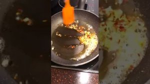 Бобы эдамаме в остром соусе?