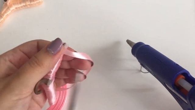 МК Плечики для кукольной одежды своими руками ( вешалка для куклы) // DIY miniature craft