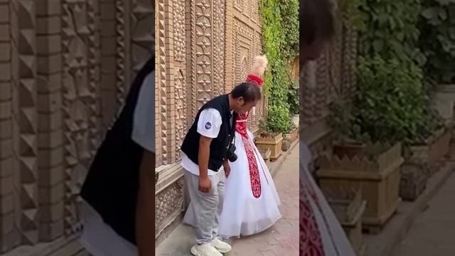 Хороший фотограф сам все покажет ?