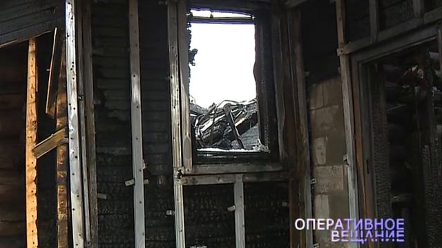 В селе Толбухино вспыхнул большой деревянный дом смотреть онлайн