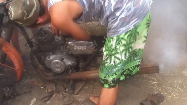 Установили и завели двигатель от муравья на Яву Чезет смотреть онлайн