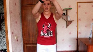 КАЧАЕМ БИЦУХУ ДОМА!! (Без гантелей!!) ЛУЧШИЙ СПОСОБ ПРОКАЧАТЬ БИЦЕПС ДОМА!!