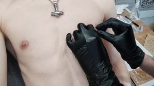 Мужской пирсинг сосков