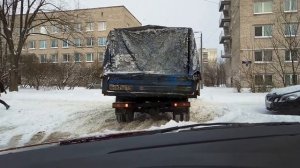 Газель дико буксует на ровном месте