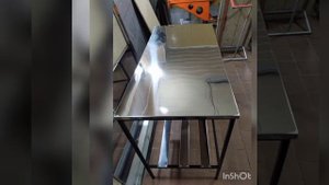 Столы из нержавеющей стали.