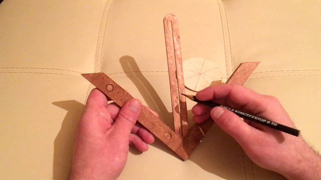 Простое приспособление для определения центра круга смотреть онлайн